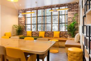 Posezení v ubytování Bloom Hub WEH Andheri