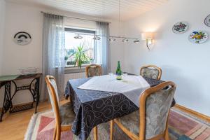 Φωτογραφία από το άλμπουμ του Ferienwohnung Haus Siebenstern σε Fichtelberg