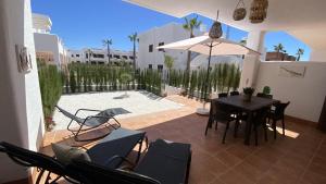 Bazén v ubytování Bahia Soleada nebo v jeho okolí