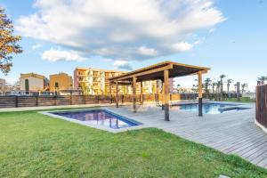 The swimming pool at or close to Apart-rent Apartment Cristall Mar 2º 0058