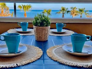 Příslušenství pro přípravu čaje a kávy v ubytování El Refugio de Natalia / The Natalia Refuge + 19 fotografií