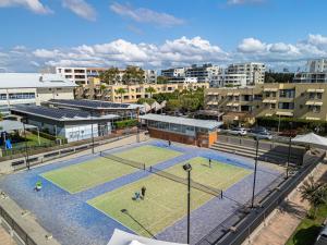 Tenis a/nebo squash v ubytování Spacious cozy2BR close to OlympicPark free carpark nebo okolí