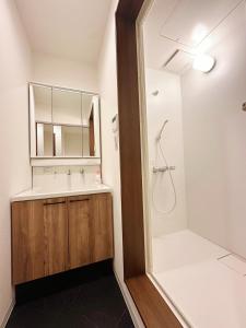 Kamar mandi di 全新包棟民宿 近玉出車站 玉寓 拾光