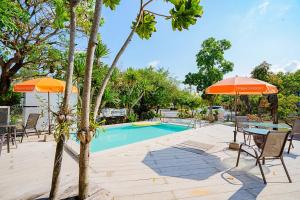 Piscina de la sau aproape de Utapao sattahip rayong resort