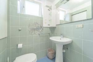 Et badeværelse på Villetta Biodola Beach + 41 billeder