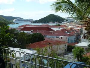 Gallery image of Galleon House Hotel in Charlotte Amalie