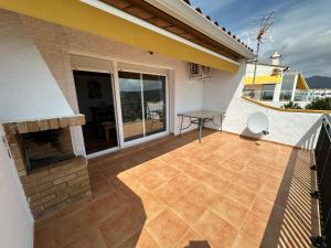 A balcony or terrace at Impresionantes vistas del mar en Roses, Canyelles AV-37