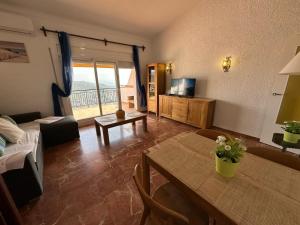 A bed or beds in a room at Impresionantes vistas del mar en Roses, Canyelles AV-37 Még 32 kép