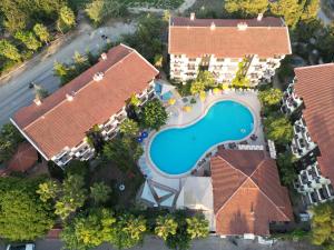 Bazén v ubytování LEMAS SUITE HOTEL nebo v jeho okolí