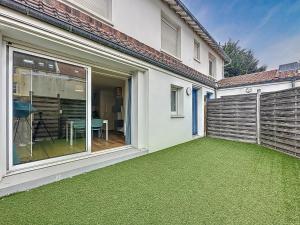 Vonkajšia záhrada v ubytovaní Maison « Maracha » centre ville 150m de la plage