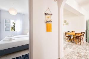 Posteľ alebo postele v izbe v ubytovaní Menta II in Naousa with free parking Paros + 13 fotografií