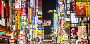 a busy city street with many signs and buildings at La Amélie Shinjuku Sweet Familie et Enfants Moments 渋谷新宿家族の甘い時 in Tokyo +38 photos