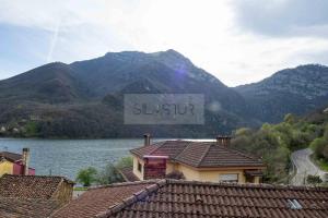 a sign that says skylit on top of a house at Casa De Tanes By Silastur in Tanes