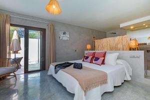 Ένα ή περισσότερα κρεβάτια σε δωμάτιο στο Modern Villa with Seaviws Sleeps 14 +56 φωτογραφίες