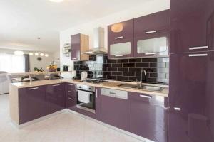 Billede fra billedgalleriet på Villa Silence with pool Near Krka National Park i Ljubotić