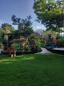 Κήπος έξω από το Guest House B