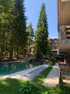 Bazén v ubytování Hotel Fusha E Gjese nebo v jeho okolí