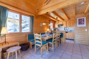 Η κουζίνα ή μικρή κουζίνα στο Esperanza SKI IN & SKI OUT chalet 8 pers +17 φωτογραφίες