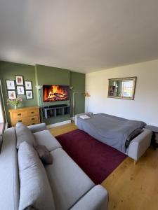 Χώρος καθιστικού στο Colindale Lush Stay 30 mins central London