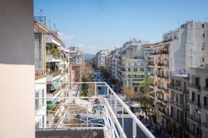 a view of a city street with buildings at Thessaloniki Boutique 3BD APT in Thessaloniki