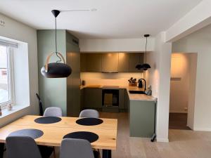 Η κουζίνα ή μικρή κουζίνα στο Bjerkakervegen Retreat