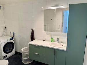 Ένα μπάνιο στο Bjerkakervegen Retreat +19 φωτογραφίες