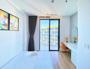 Postel nebo postele na pokoji v ubytování Apartment in resort 5 star Hội An Beach Việt Nam