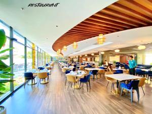 Restaurace v ubytování Apartment in resort 5 star Hội An Beach Việt Nam