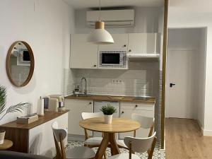 A kitchen or kitchenette at Torre de Ambroz