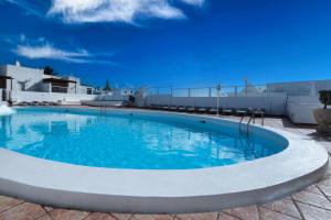 Πισίνα στο ή κοντά στο L Azdora La Concha Luxury House-shared pool