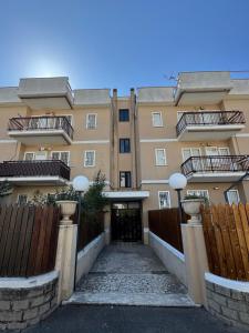 Το κτήριο όπου στεγάζεται  το διαμέρισμα