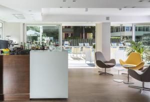 Fotografie z fotogalerie ubytování Hotel Kursaal - FRONTE MARE CON PISCINA v destinaci Riccione
