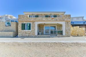 Afbeelding uit fotogalerij van Seaview Villa Marija Metajna with pool in Pag