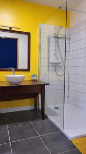 Koupelna v ubytování Le Clos Ayanna