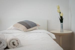 Posteľ alebo postele v izbe v ubytovaní Lux Split Centre Apartments