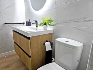 Ένα μπάνιο στο Julietta Beach Love +13 φωτογραφίες