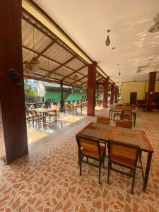Gallery image of Hana Riverside Hotel in Vang Vieng +17 photos