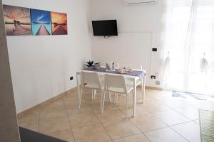 A television and/or entertainment centre at Elly’s House