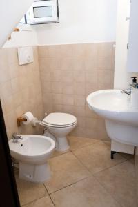 A bathroom at Elly’s House