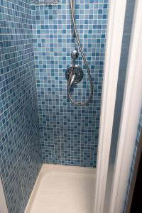 A bathroom at Elly’s House