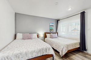 The Chalets at Kings Beach III客房内的一张或多张床位