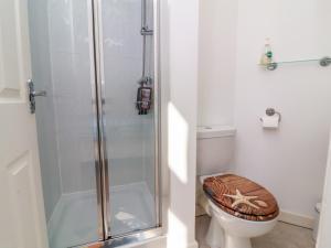 Ένα μπάνιο στο 4 Oceanside Apartments +19 φωτογραφίες