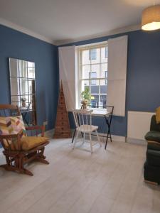 Χώρος καθιστικού στο Cosy central 2 bedroom apartment - free parking