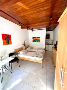 Kuchyňa alebo kuchynka v ubytovaní Sunny Apartments Mara