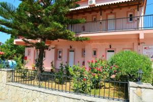 Imagen de la galería de Red Rose Garden, en Tsilivi