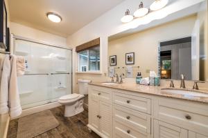 Koupelna v ubytování Iokua Hale + 12 fotografií