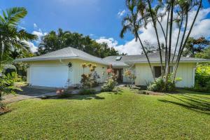 Κήπος έξω από το Hale Iolani