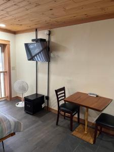Posezení v ubytování Brookside Motor Inn