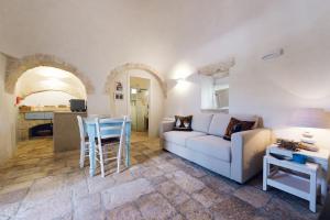 A kitchen or kitchenette at Masseria Macchia
