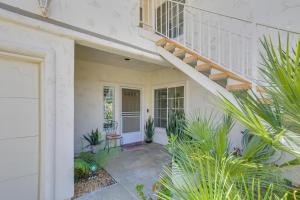 Zahrada ubytování Steps to Community Pool and Spa Palm Desert Condo!
